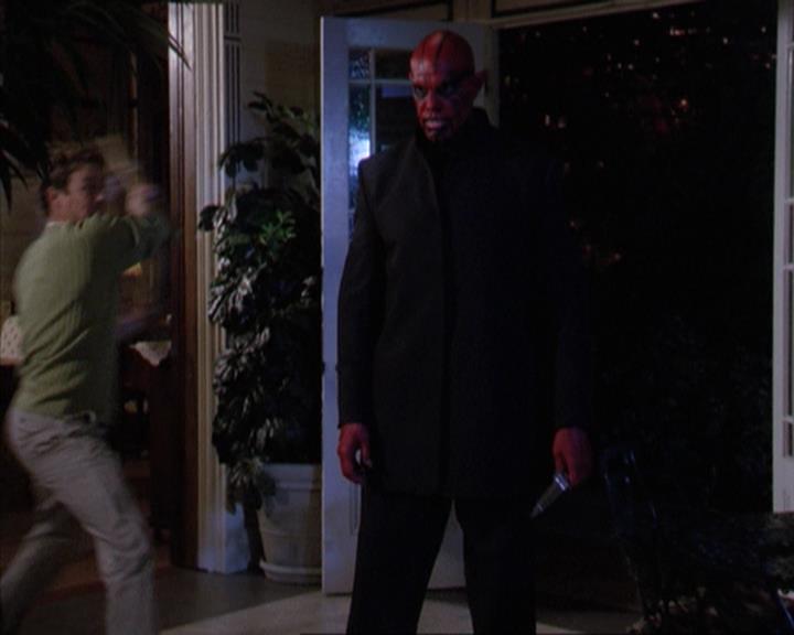 Charmed-Online-dot-net_307PowerOutage2093.jpg