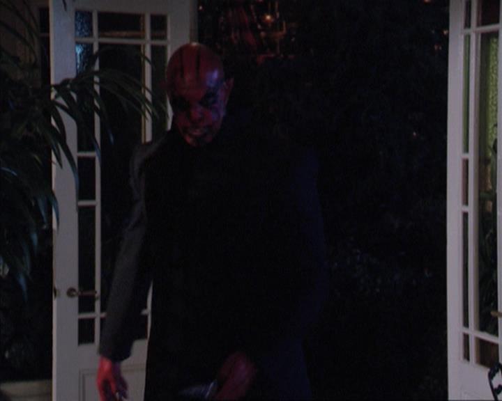 Charmed-Online-dot-net_307PowerOutage2097.jpg
