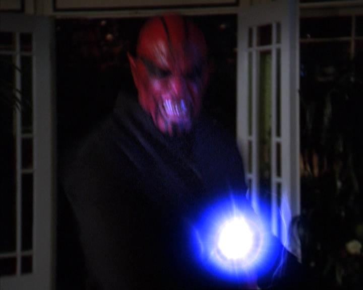 Charmed-Online-dot-net_307PowerOutage2110.jpg