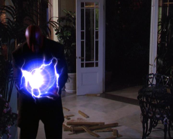 Charmed-Online-dot-net_307PowerOutage2111.jpg