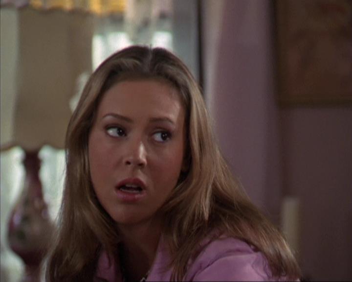 Charmed-Online-dot-net_309SleuthingWithTheEnemy0353.jpg