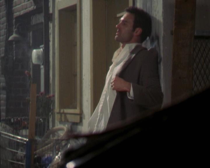 Charmed-Online-dot-net_309SleuthingWithTheEnemy0452.jpg Charmed-Online-dot-net_309SleuthingWithTheEnemy0452.jpg