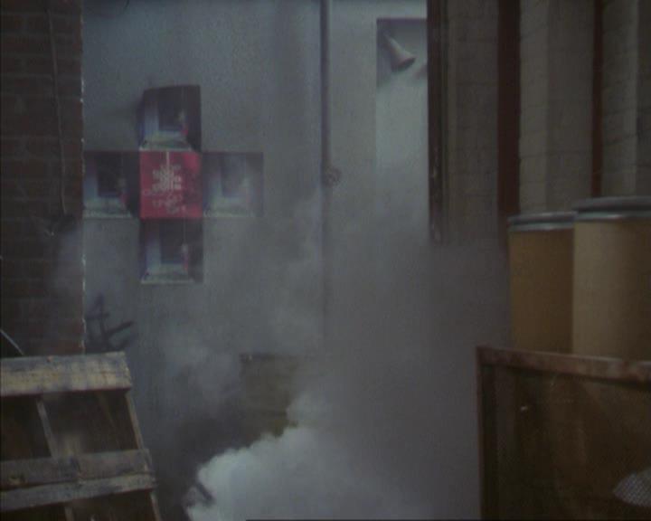 Charmed-Online-dot-net_309SleuthingWithTheEnemy0468.jpg