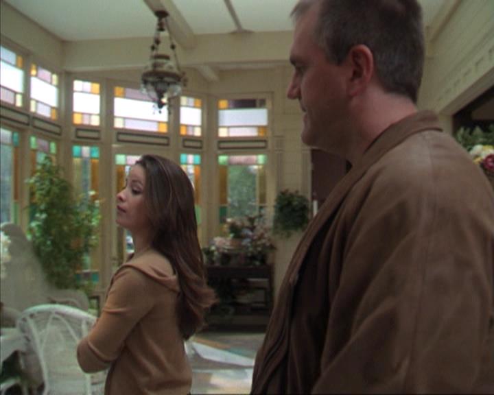 Charmed-Online-dot-net_309SleuthingWithTheEnemy0751.jpg Charmed-Online-dot-net_309SleuthingWithTheEnemy0751.jpg