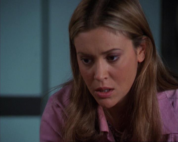 Charmed-Online-dot-net_309SleuthingWithTheEnemy0998.jpg Charmed-Online-dot-net_309SleuthingWithTheEnemy0998.jpg