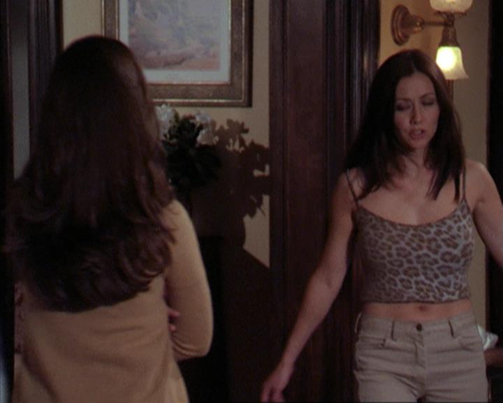 Charmed-Online-dot-net_309SleuthingWithTheEnemy1255.jpg Charmed-Online-dot-net_309SleuthingWithTheEnemy1255.jpg