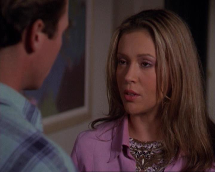 Charmed-Online-dot-net_309SleuthingWithTheEnemy1474.jpg Charmed-Online-dot-net_309SleuthingWithTheEnemy1474.jpg