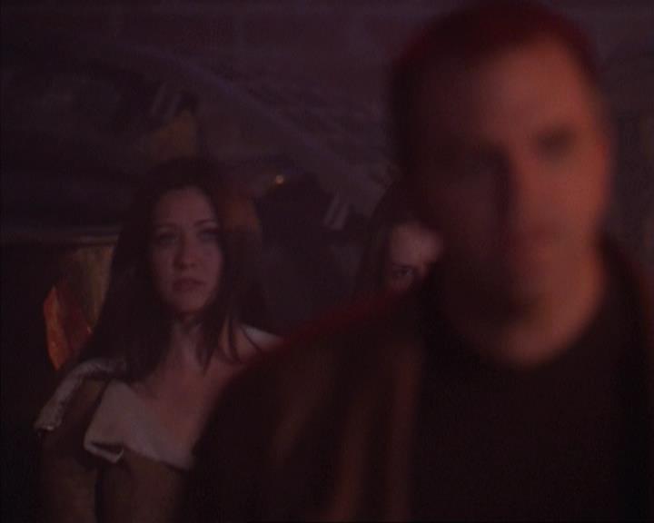 Charmed-Online-dot-net_309SleuthingWithTheEnemy1517.jpg