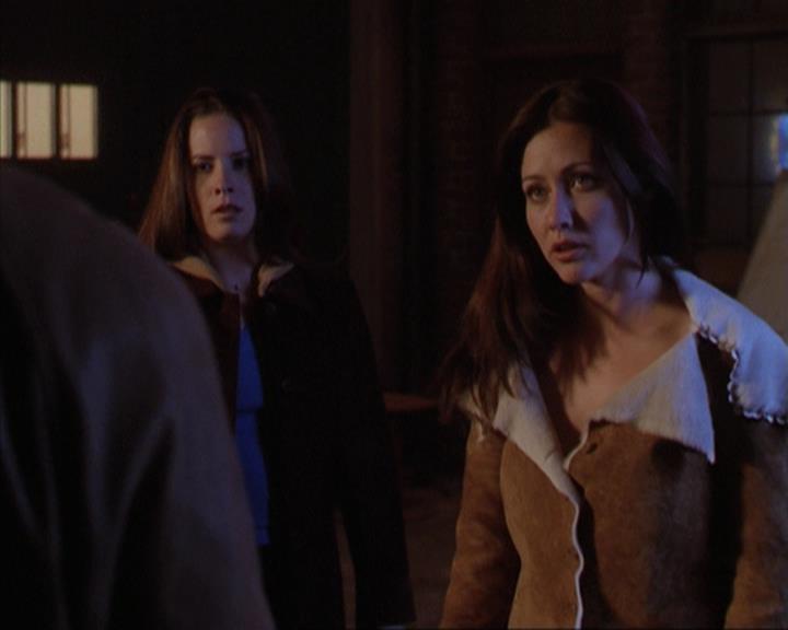 Charmed-Online-dot-net_309SleuthingWithTheEnemy1586.jpg Charmed-Online-dot-net_309SleuthingWithTheEnemy1586.jpg