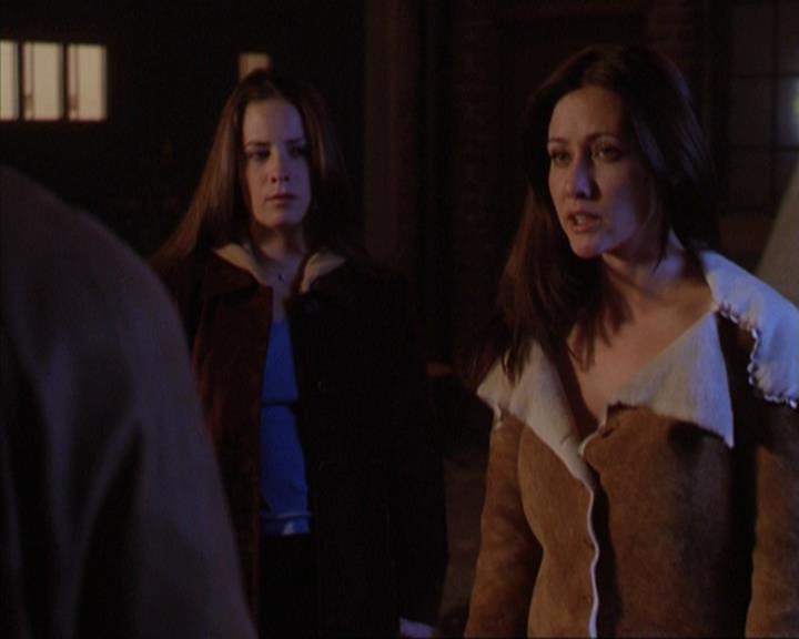 Charmed-Online-dot-net_309SleuthingWithTheEnemy1602.jpg