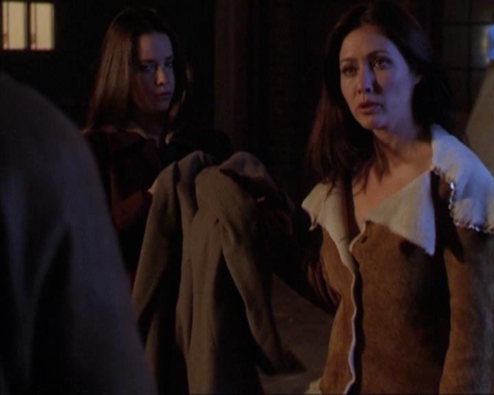 Charmed-Online-dot-net_309SleuthingWithTheEnemy1630.jpg