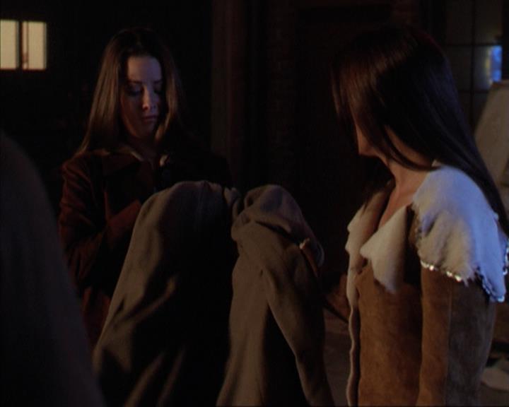 Charmed-Online-dot-net_309SleuthingWithTheEnemy1635.jpg
