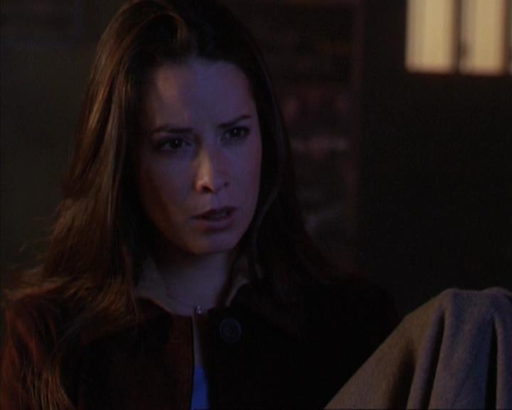 Charmed-Online-dot-net_309SleuthingWithTheEnemy1639.jpg
