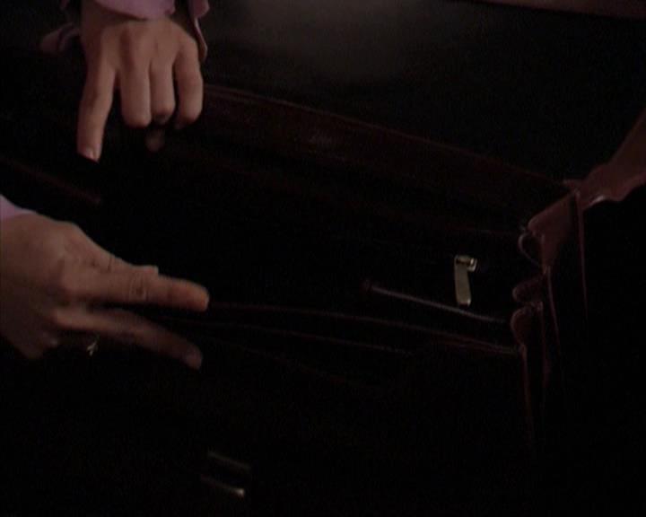 Charmed-Online-dot-net_309SleuthingWithTheEnemy1668.jpg Charmed-Online-dot-net_309SleuthingWithTheEnemy1668.jpg