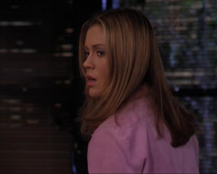 Charmed-Online-dot-net_309SleuthingWithTheEnemy1686.jpg Charmed-Online-dot-net_309SleuthingWithTheEnemy1686.jpg