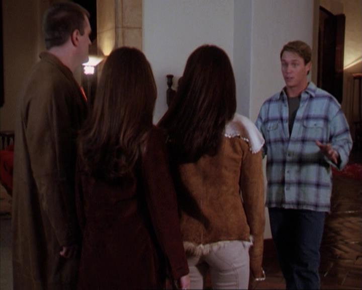 Charmed-Online-dot-net_309SleuthingWithTheEnemy1757.jpg Charmed-Online-dot-net_309SleuthingWithTheEnemy1757.jpg