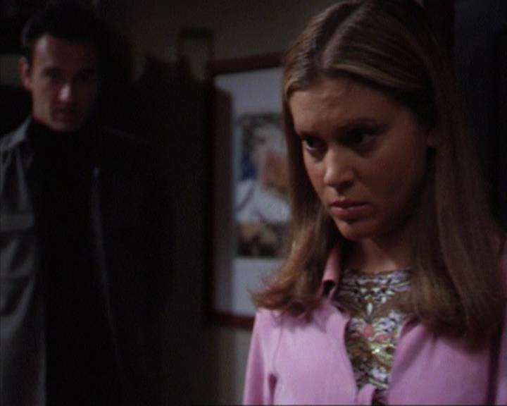 Charmed-Online-dot-net_309SleuthingWithTheEnemy1779.jpg Charmed-Online-dot-net_309SleuthingWithTheEnemy1779.jpg