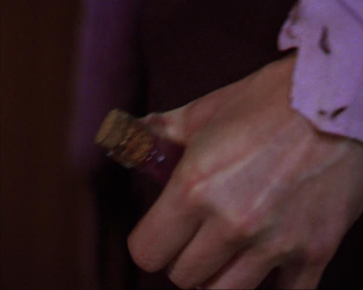 Charmed-Online-dot-net_309SleuthingWithTheEnemy1788.jpg Charmed-Online-dot-net_309SleuthingWithTheEnemy1788.jpg
