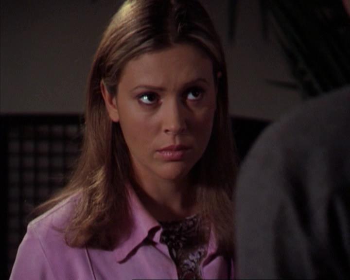 Charmed-Online-dot-net_309SleuthingWithTheEnemy1800.jpg Charmed-Online-dot-net_309SleuthingWithTheEnemy1800.jpg