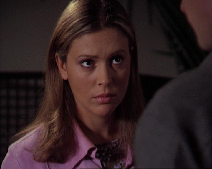 Charmed-Online-dot-net_309SleuthingWithTheEnemy1801.jpg Charmed-Online-dot-net_309SleuthingWithTheEnemy1801.jpg