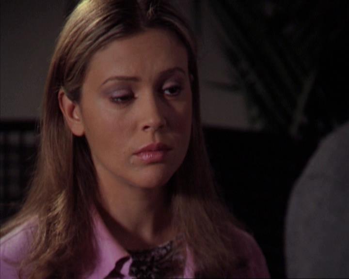 Charmed-Online-dot-net_309SleuthingWithTheEnemy1808.jpg Charmed-Online-dot-net_309SleuthingWithTheEnemy1808.jpg