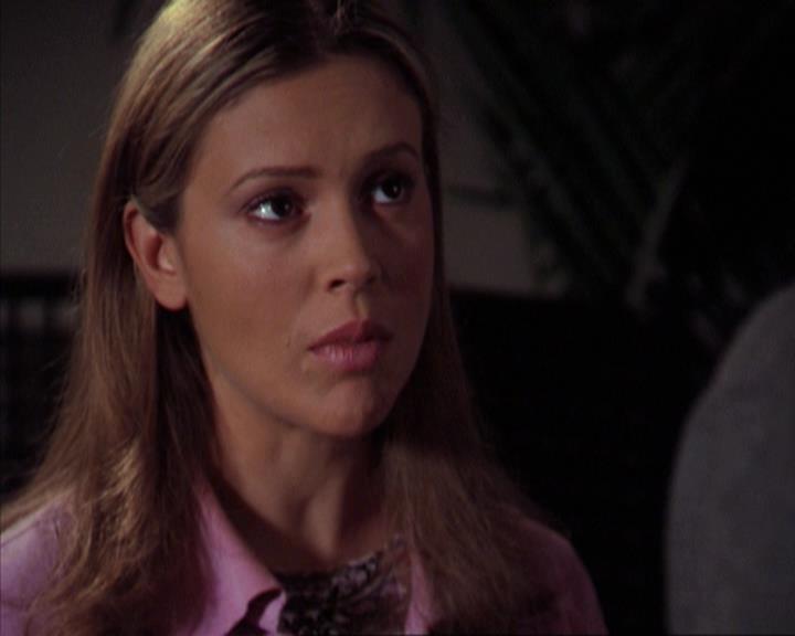 Charmed-Online-dot-net_309SleuthingWithTheEnemy1813.jpg Charmed-Online-dot-net_309SleuthingWithTheEnemy1813.jpg