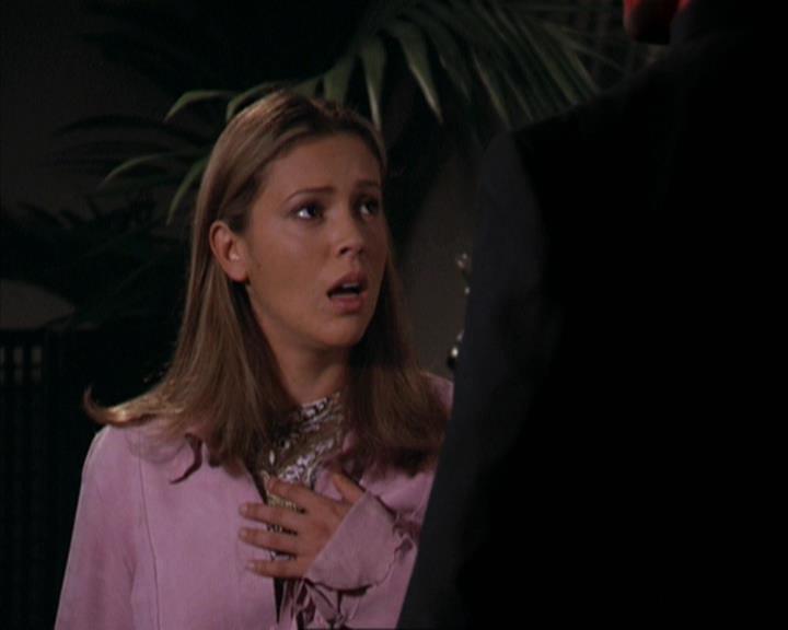 Charmed-Online-dot-net_309SleuthingWithTheEnemy1832.jpg Charmed-Online-dot-net_309SleuthingWithTheEnemy1832.jpg