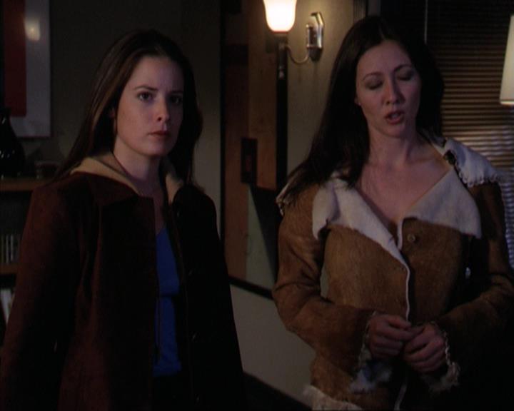 Charmed-Online-dot-net_309SleuthingWithTheEnemy1850.jpg Charmed-Online-dot-net_309SleuthingWithTheEnemy1850.jpg