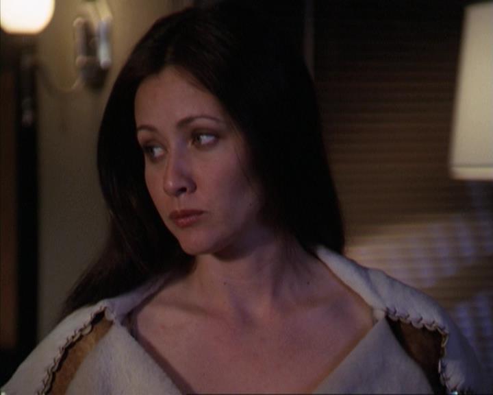 Charmed-Online-dot-net_309SleuthingWithTheEnemy1857.jpg Charmed-Online-dot-net_309SleuthingWithTheEnemy1857.jpg