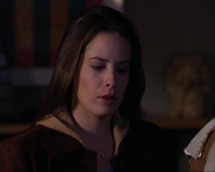 Charmed-Online-dot-net_309SleuthingWithTheEnemy1858.jpg Charmed-Online-dot-net_309SleuthingWithTheEnemy1858.jpg
