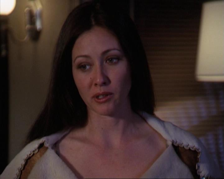Charmed-Online-dot-net_309SleuthingWithTheEnemy1860.jpg Charmed-Online-dot-net_309SleuthingWithTheEnemy1860.jpg