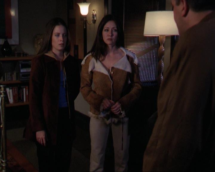 Charmed-Online-dot-net_309SleuthingWithTheEnemy1869.jpg Charmed-Online-dot-net_309SleuthingWithTheEnemy1869.jpg