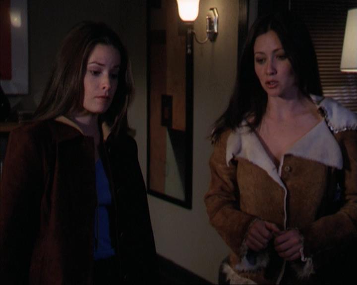Charmed-Online-dot-net_309SleuthingWithTheEnemy1876.jpg Charmed-Online-dot-net_309SleuthingWithTheEnemy1876.jpg