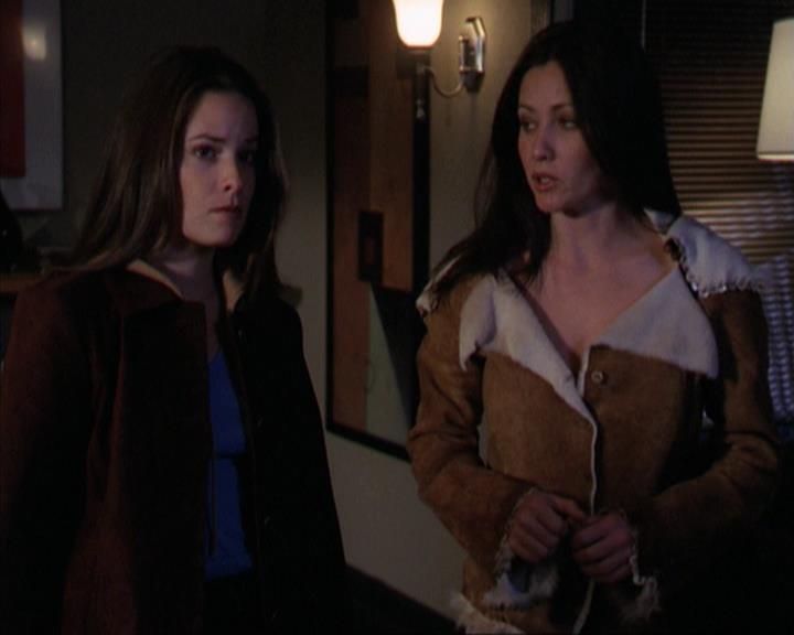Charmed-Online-dot-net_309SleuthingWithTheEnemy1878.jpg Charmed-Online-dot-net_309SleuthingWithTheEnemy1878.jpg