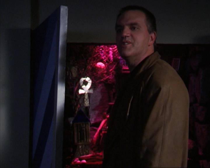 Charmed-Online-dot-net_309SleuthingWithTheEnemy1880.jpg Charmed-Online-dot-net_309SleuthingWithTheEnemy1880.jpg