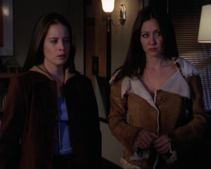 Charmed-Online-dot-net_309SleuthingWithTheEnemy1912.jpg Charmed-Online-dot-net_309SleuthingWithTheEnemy1912.jpg