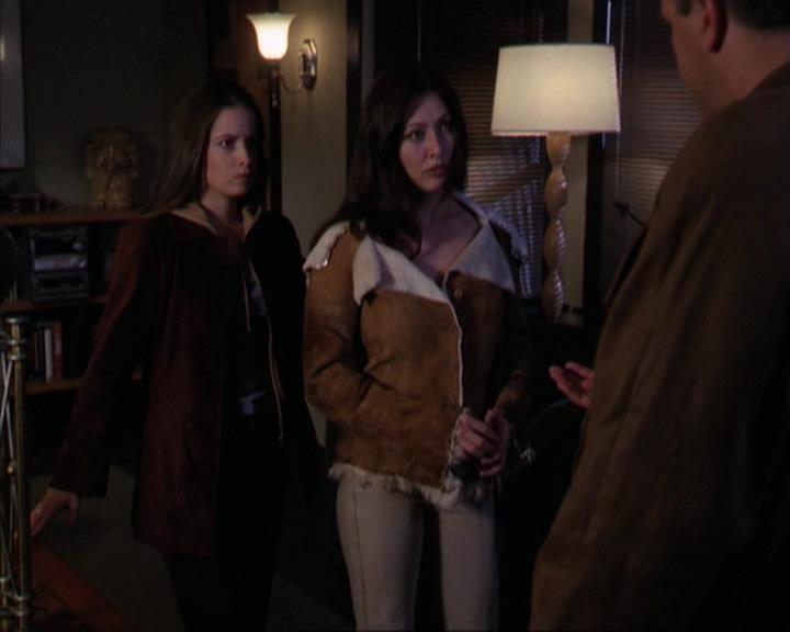 Charmed-Online-dot-net_309SleuthingWithTheEnemy1920.jpg Charmed-Online-dot-net_309SleuthingWithTheEnemy1920.jpg