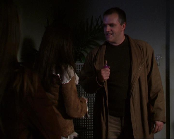 Charmed-Online-dot-net_309SleuthingWithTheEnemy1924.jpg Charmed-Online-dot-net_309SleuthingWithTheEnemy1924.jpg