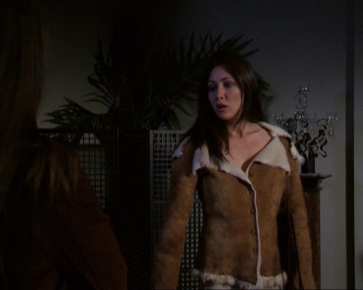 Charmed-Online-dot-net_309SleuthingWithTheEnemy1928.jpg Charmed-Online-dot-net_309SleuthingWithTheEnemy1928.jpg