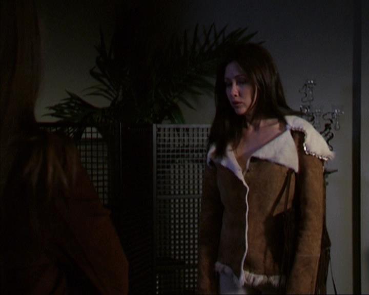 Charmed-Online-dot-net_309SleuthingWithTheEnemy1929.jpg