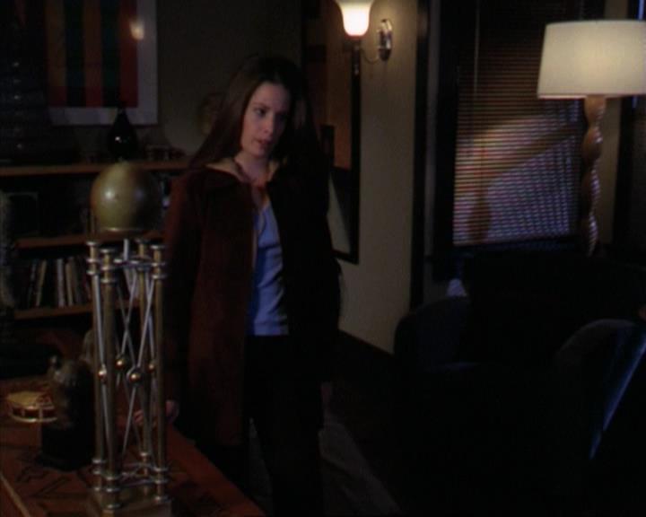 Charmed-Online-dot-net_309SleuthingWithTheEnemy1933.jpg Charmed-Online-dot-net_309SleuthingWithTheEnemy1933.jpg