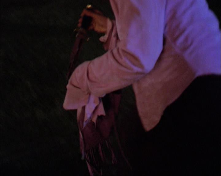 Charmed-Online-dot-net_309SleuthingWithTheEnemy1950.jpg Charmed-Online-dot-net_309SleuthingWithTheEnemy1950.jpg