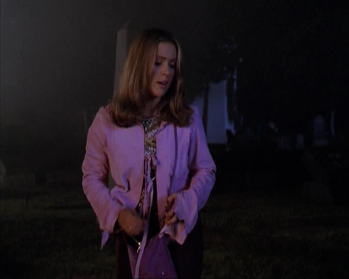 Charmed-Online-dot-net_309SleuthingWithTheEnemy1952.jpg Charmed-Online-dot-net_309SleuthingWithTheEnemy1952.jpg