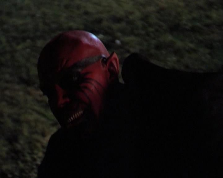 Charmed-Online-dot-net_309SleuthingWithTheEnemy1955.jpg Charmed-Online-dot-net_309SleuthingWithTheEnemy1955.jpg