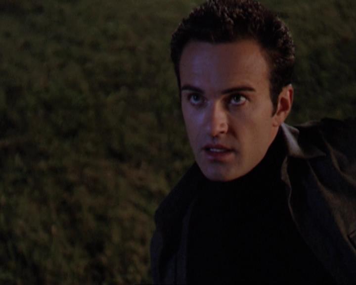 Charmed-Online-dot-net_309SleuthingWithTheEnemy1958.jpg Charmed-Online-dot-net_309SleuthingWithTheEnemy1958.jpg