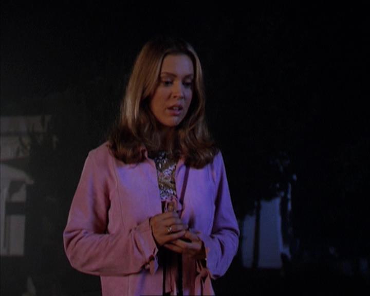 Charmed-Online-dot-net_309SleuthingWithTheEnemy1960.jpg Charmed-Online-dot-net_309SleuthingWithTheEnemy1960.jpg