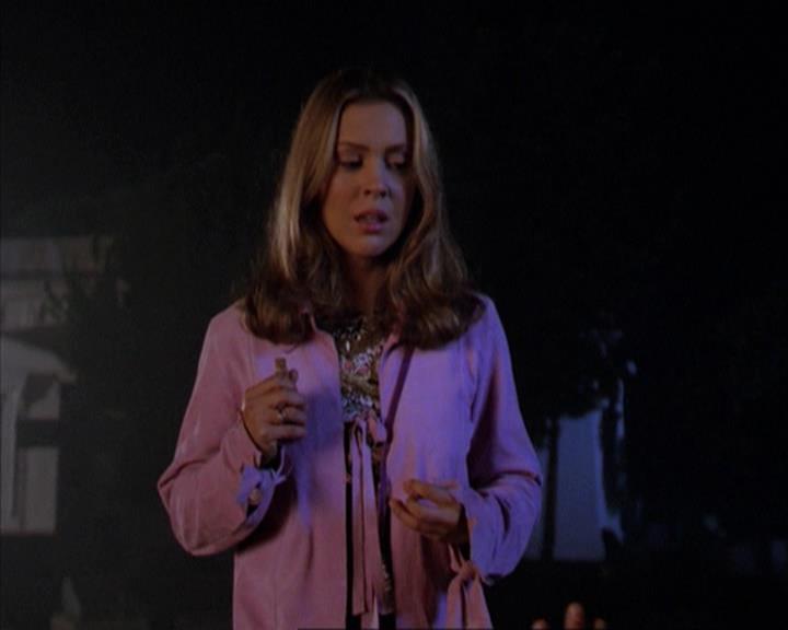 Charmed-Online-dot-net_309SleuthingWithTheEnemy1971.jpg Charmed-Online-dot-net_309SleuthingWithTheEnemy1971.jpg