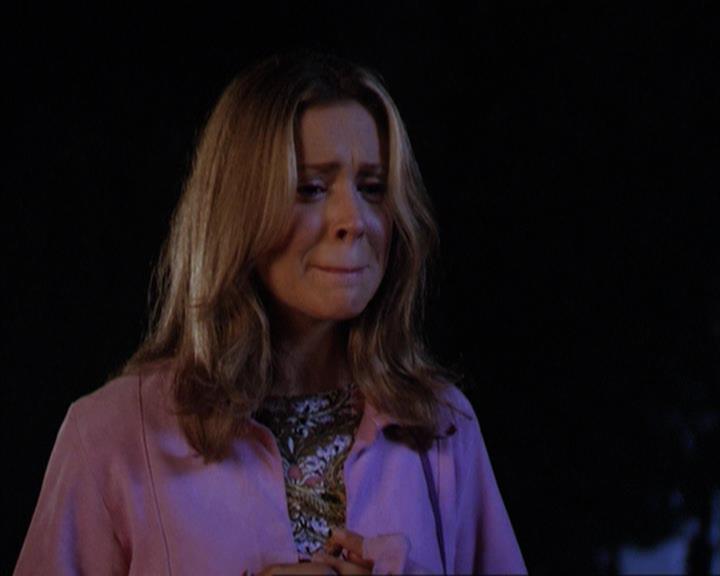 Charmed-Online-dot-net_309SleuthingWithTheEnemy1980.jpg Charmed-Online-dot-net_309SleuthingWithTheEnemy1980.jpg