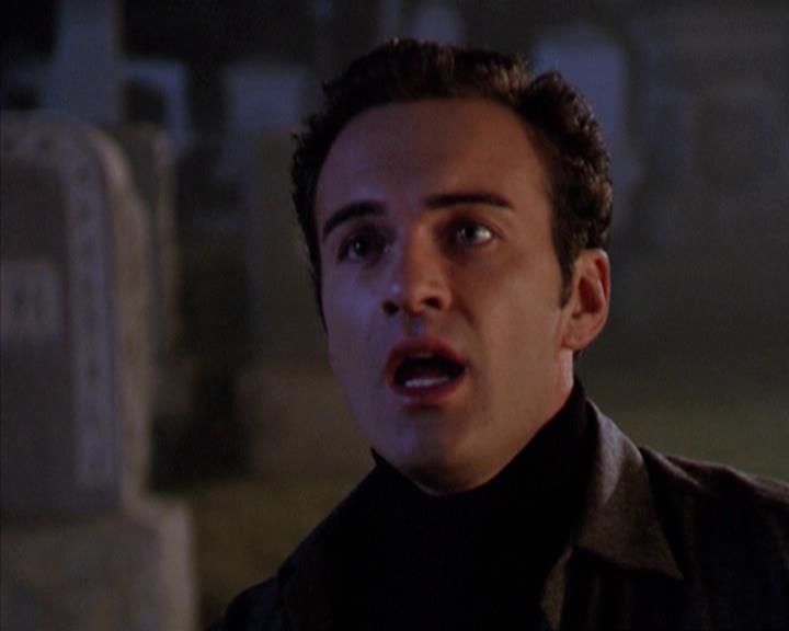 Charmed-Online-dot-net_309SleuthingWithTheEnemy2001.jpg Charmed-Online-dot-net_309SleuthingWithTheEnemy2001.jpg