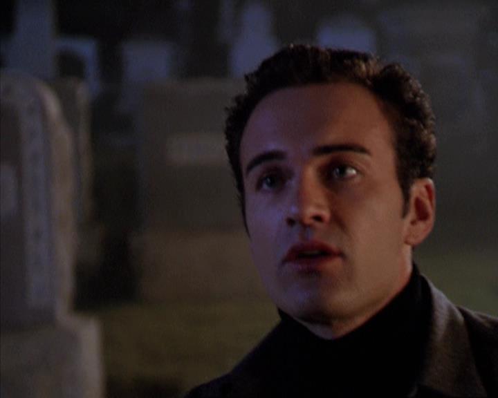 Charmed-Online-dot-net_309SleuthingWithTheEnemy2002.jpg Charmed-Online-dot-net_309SleuthingWithTheEnemy2002.jpg